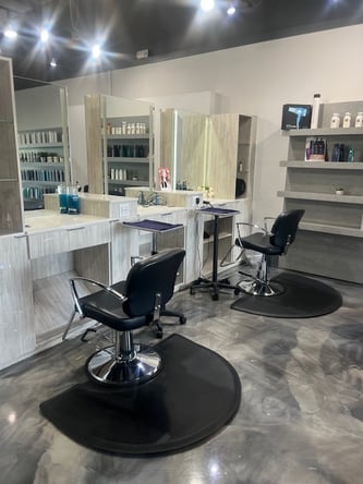 Rent Our Hair Salon Space for Educational Classes / Daily Chair Rental (Miami)