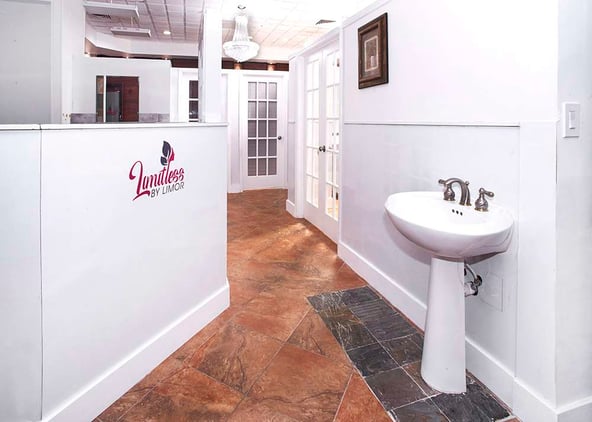Suites to rent in a luxurious building in Plantation Florida