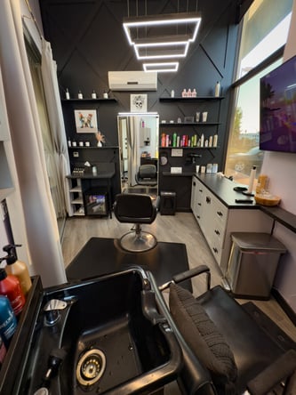 Luxury Salon Suite for Rent