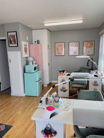 2 Nail Tables for Rent