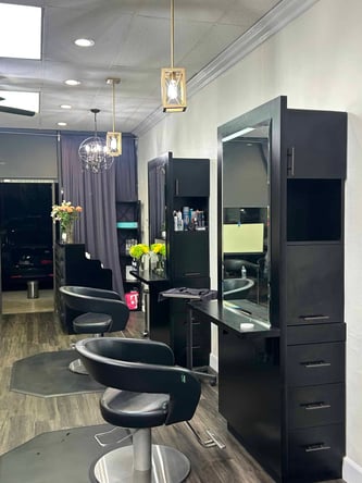 Salon Chair for Rent in Downey, CA – Grow Your Clientele in a Thriving Salon!