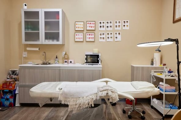 Sola Salon Studios in Centennial, CO – Salon Suite for Rent