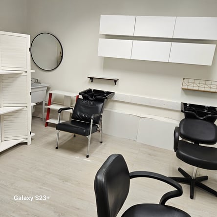 Salon Suite Rental
