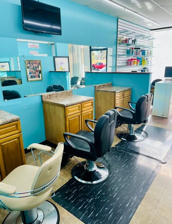 3 CHAIR SALON