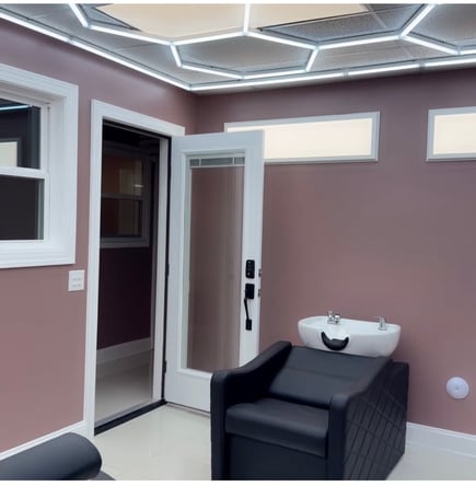 Salons by JE Monthly Rentals $700/Month, Large Suite (133 sq.ft.) $500/Month, Small Suite (80 sq.ft