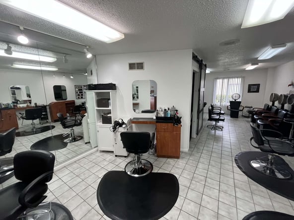 Great Opportunity to rent Salon Chair in small long standing salon