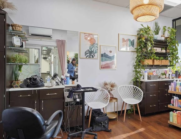 Sola Salon Studios in Elk Grove, CA – Salon Suite for Rent