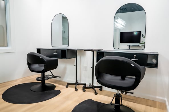 Luxura Salon Suites – Upscale Private Suites for Beauty Pros