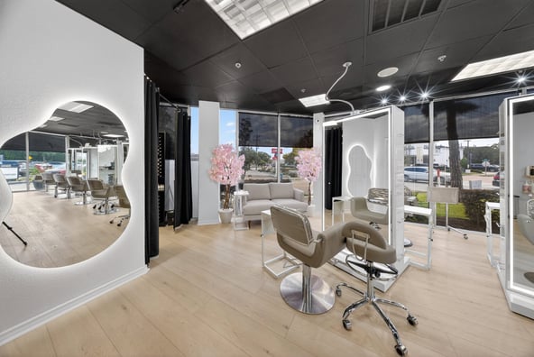Booth Rental Opportunity in prime location in Houston, TX! 💇‍♀️✨