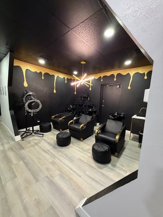 Honeycomb Salon Suites & Chairs for Hair, Barbers, Massage, & More in Glendale, AZ