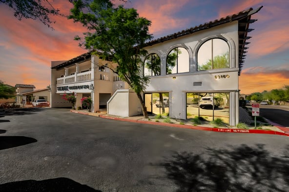Luxury Beauty Suites in Scottsdale – Prime Location! Pinnacle Peak and Pima