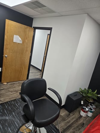 Private room available in Ellicott City for rent in Salon