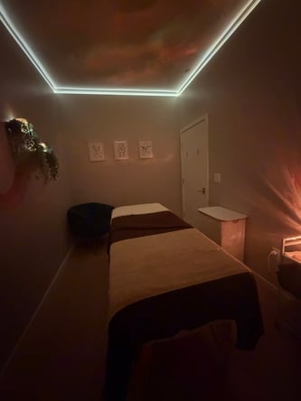 West Hollywood Room for Rent for Beauty or Wellness Professionals
