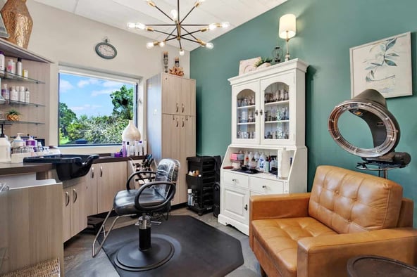 Sola Salon Studios in Vero Beach, FL – Salon Suite for Rent