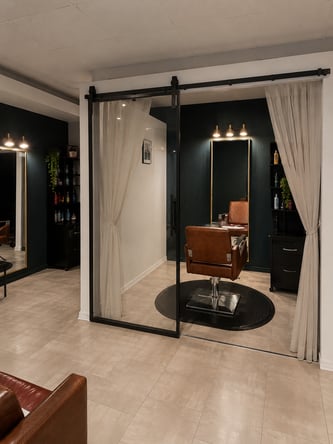 MOVE IN- READY SUITE AND BOOTHS TO RENT IN DALLAS, TX!