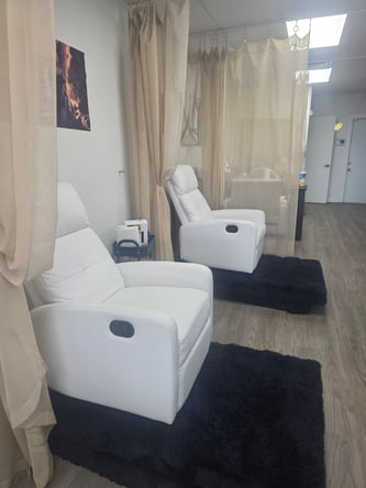 Beauty Stations & Private Rooms for Rent – East Boca Raton