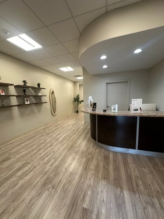 salon/medspa rooms for rent