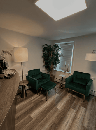 Nail Tech/Cosmetologist/Esthetician Self-Employed Room Rental