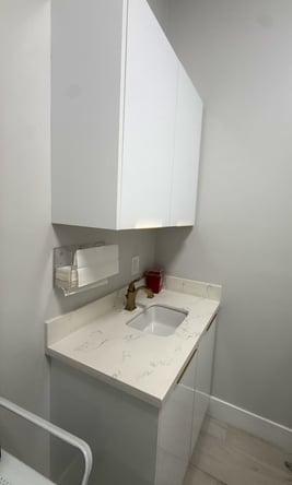 Luxury PMU Chairs & Private Room for Rent – Sherman Oaks