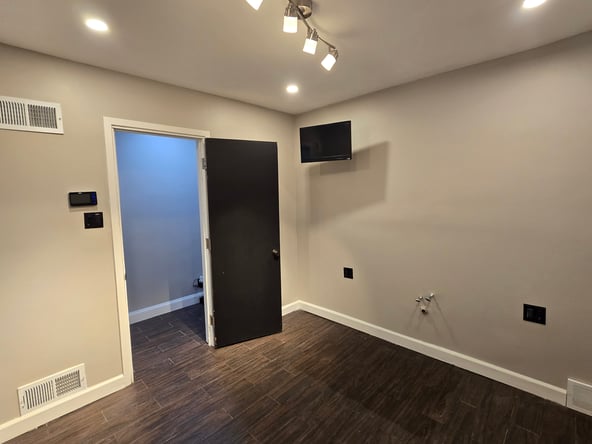 Private Salon Suites in Northwest Detroit – Starting at $150/week