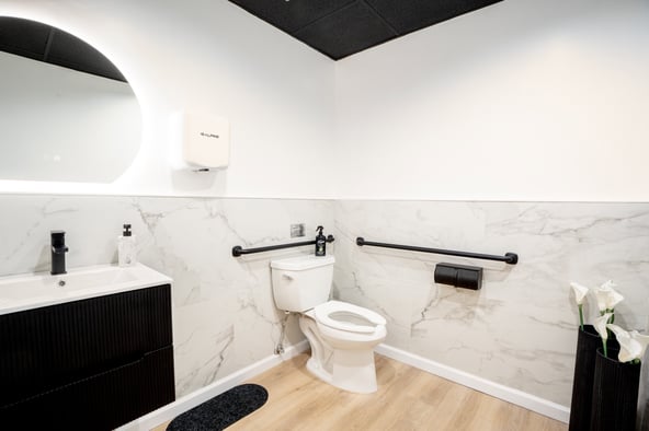 Luxura Salon Suites – Upscale Private Suites for Beauty Pros