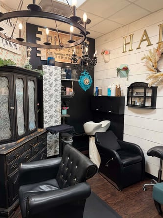 ✨ Salon Suite Available Sunday–Thursday | Starting December 1st !