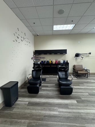 Ready-to-Run Hair Salon for Sublease- Fully Furnished Setup, Full Access