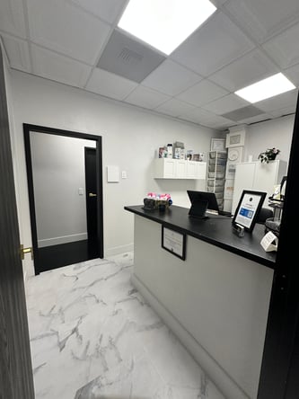 PRIVATE SALON SUITE ROOM