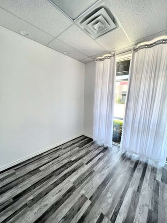 Newly Renovated Salon Suites that are also Tattoo & Permanent Makeup Approved