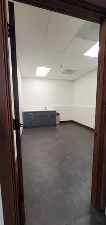 Room & Stations Available for Rent