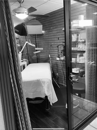 PRIVATE ROOM or SEMI PRIVATE HAIRSTATIONS Hairstylist, aestheticians, Lash technician, massage tech