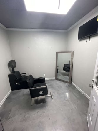 Salon suite for rent