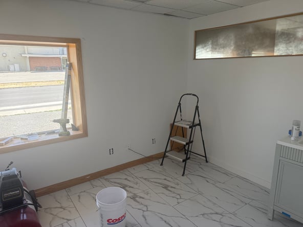 Salon Suites & Booths for Rent in Downtown Midvale – High Visibility