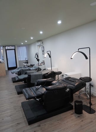 salon booth for rent