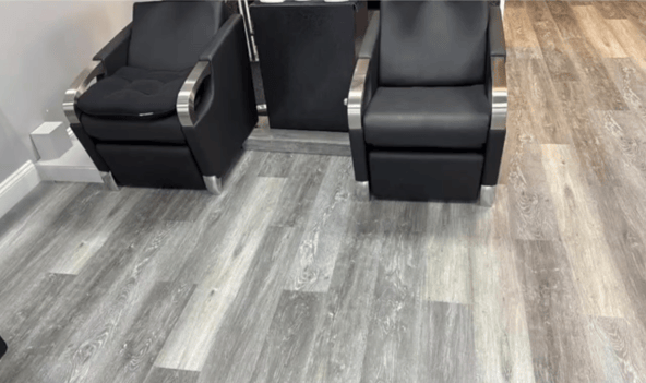 Newly Remodeled Salon: Chairs & Rooms Available Prime location in Middletown, DE