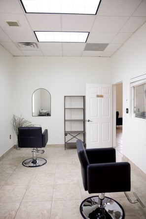 Spacious, Customizable Private Salon Suite in Cypress, TX – Great Natural Light