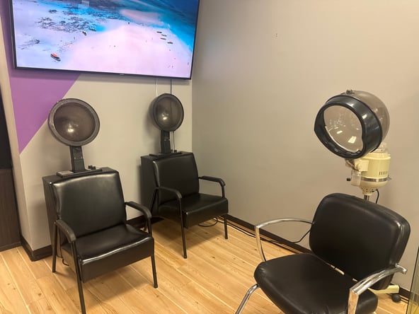 Seeking beautician for chair rental