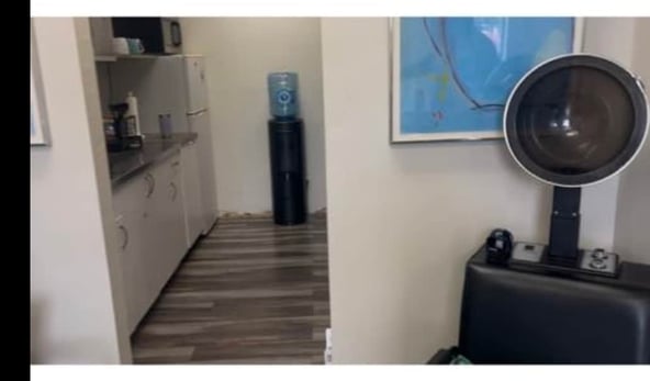 Salon space for rent!!!