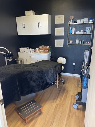 Beautiful Spa Room for Rent (Part-time) – Perfect for Estheticians
