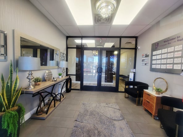 UNIQUE SALON HAS AVAILABLE SUITES IN PLANO!! WONDERFUL LOCATION!