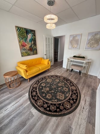 Private Salon/Wellness Suites Move-in Ready!
