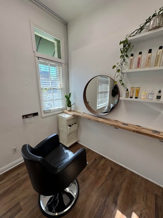 💫 2-Chair Suite for Rent – Troux Studio, Downtown Redlands