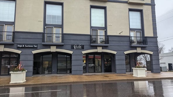 Sola Salon Studios in Kirkwood, MO – Salon Suite for Rent