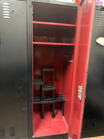 Salon Stations for Rent on Miracle Mile in Stockton