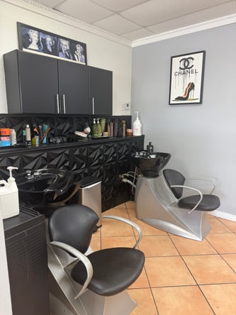 Salon booth renter