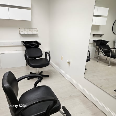 Salon Suite Rental