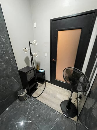Highlands Ranch – Esthetician Room for Rent, right next to town center!