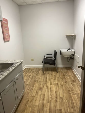Salon Suites Available