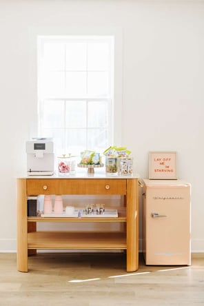 Modern salon chair rental in WI