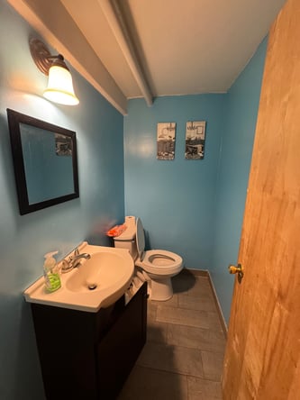 Prime lower level beauty industry space